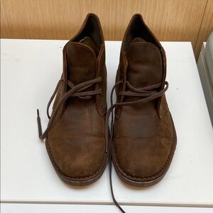 Clark’s Men's Brown Leather desert boot. Worn only once.